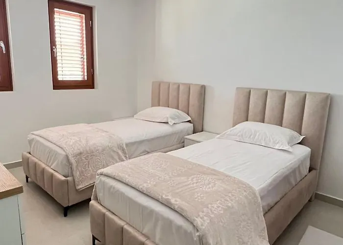 Bujtina Aldor ホテル ベラト