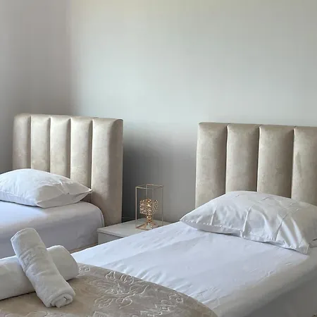 Bujtina Aldor * 培拉特